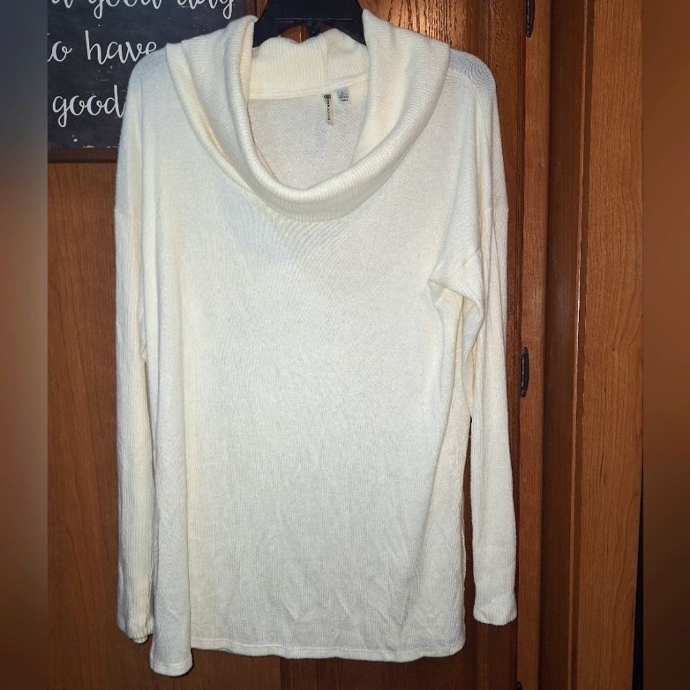 A Versona Women's Cowl Neck Off-White Sweater In A Size Large. EUC